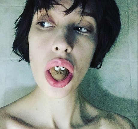 Alexia Fast schöne nackt galerien