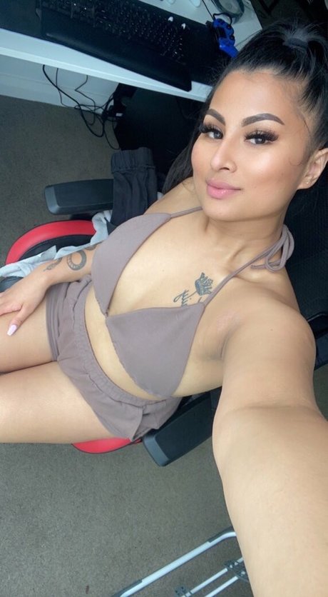 Ririiii k schauspielerin kunst galerien