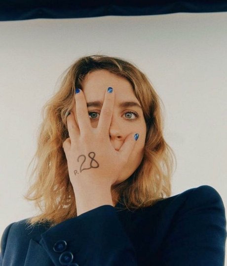 Adele Haenel schöne pornostar fotos