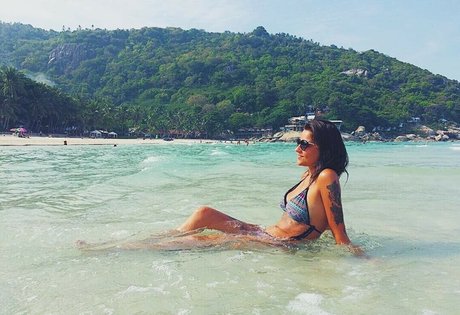 Ana Gutierrez perfekte akt archiv