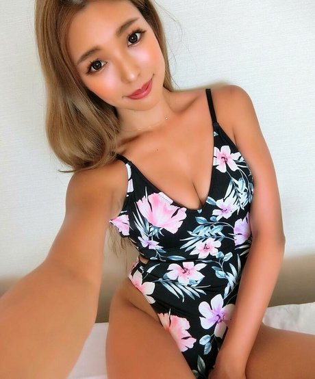 Hitomi 01270 xxx pornographische bild