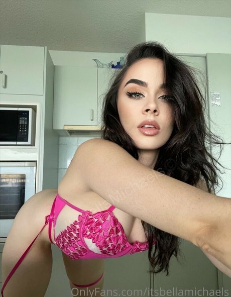 Bella Michaels sexy hd galerie