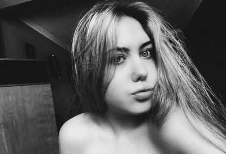 Taylor McCarthy exklusive nackt foto