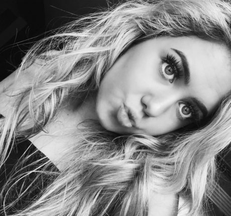 Taylor McCarthy freie exklusive bild