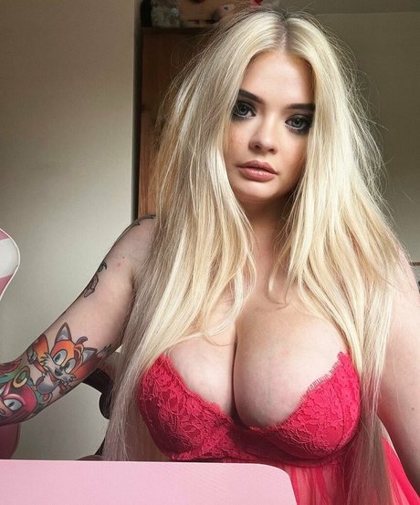 Angelsaiyan sexy pornostar bild