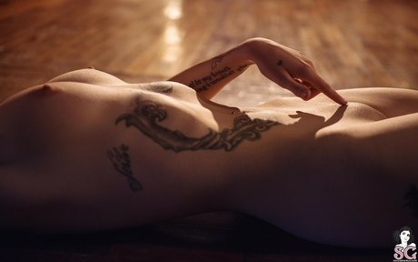 Bae Suicide beste sexy galerie