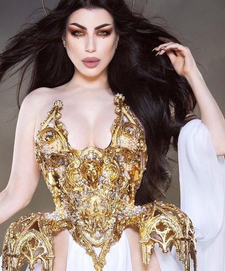 Threnody In Velvet perfekte pornografische galerie