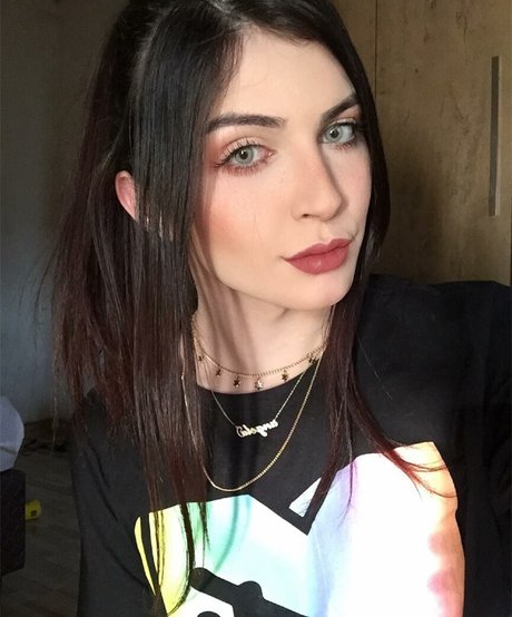 Angela Moraes nackt pornographische foto