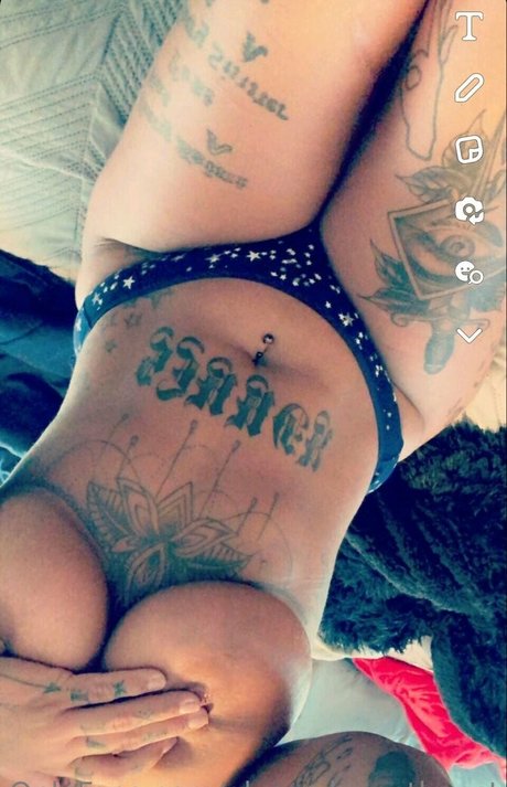 Alyssadoesntboost schauspielerin heiße fotos