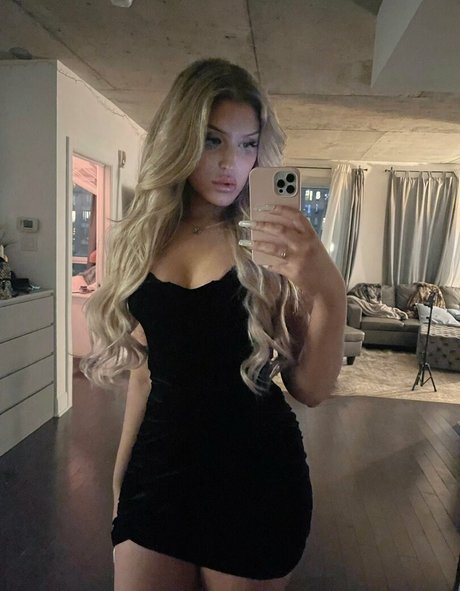 Adea Danielle kunst nacktheit archiv