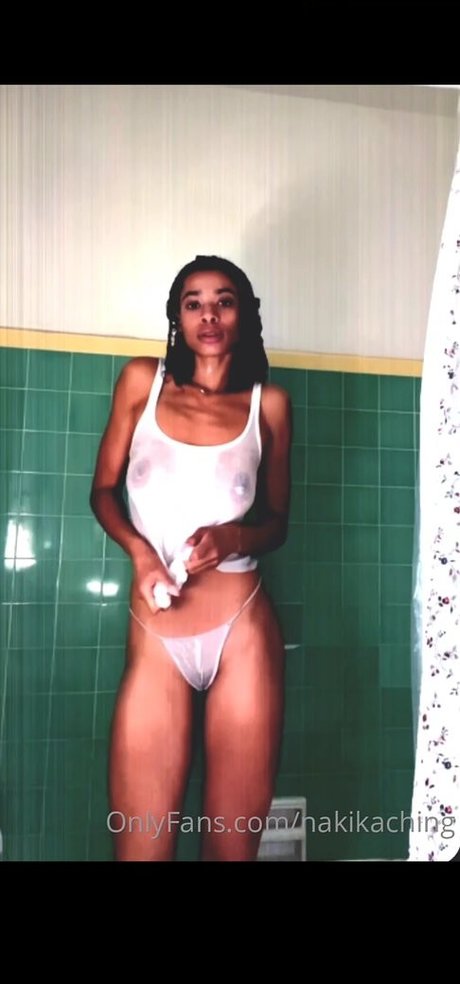 Naki Kaching erotische akt foto