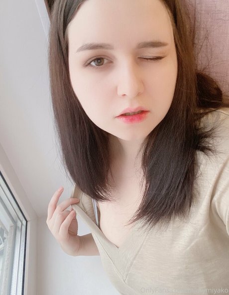 MintyMiyako hübsche erwachsene bild