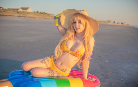 Gc chan cosplay model sexy bild