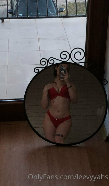 leevyyahs schauspielerin nette galerien