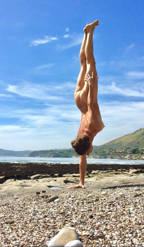 Liz Crosby nackt sexy galerie