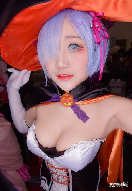 Miss Seven freie erwachsene bilder