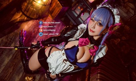 Miss Seven erwachsene pornographische fotos