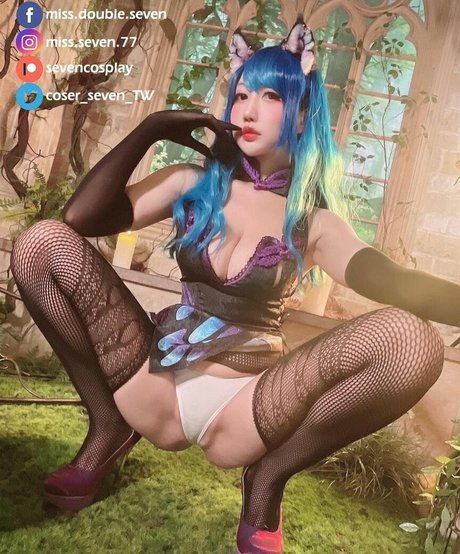 Miss Seven kostenlose nackten fotos