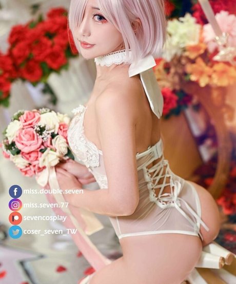 Miss Seven kunst nacktheit galerie