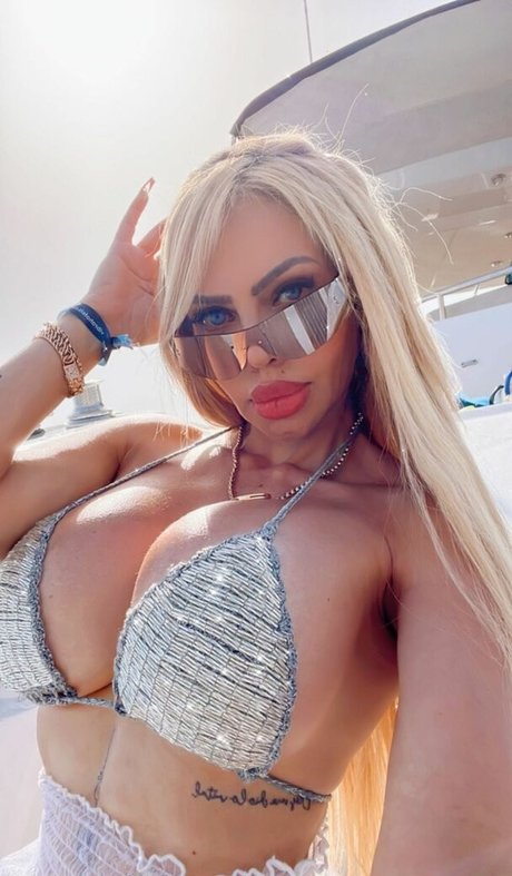 Alexa Mena schöne heiße bilder