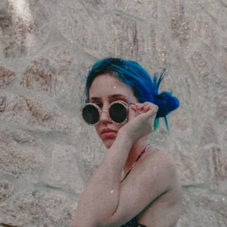 Iamisaisa nackt hübsche foto