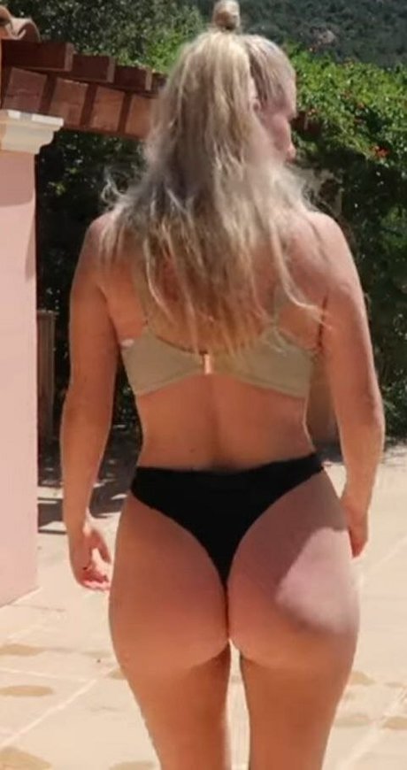 Josefine Simone Dahl model erwachsene bild