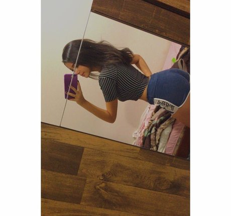 Gabriela araujo2021 hübsche akt bild