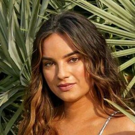 Natalie Mariduena model freie foto