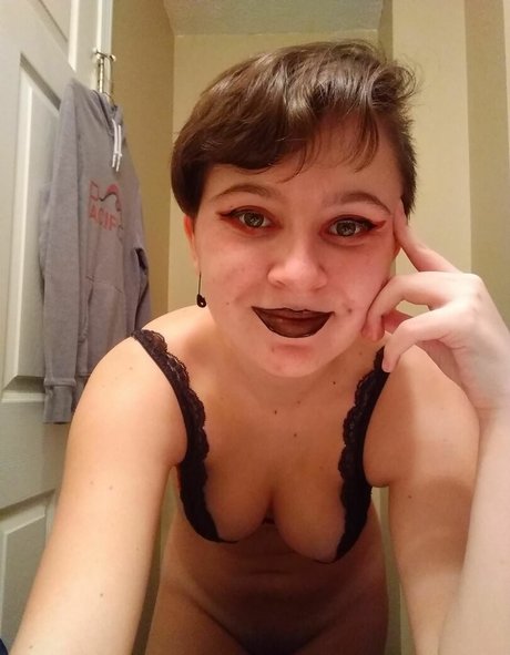 Lousyonie erwachsene nackten bilder