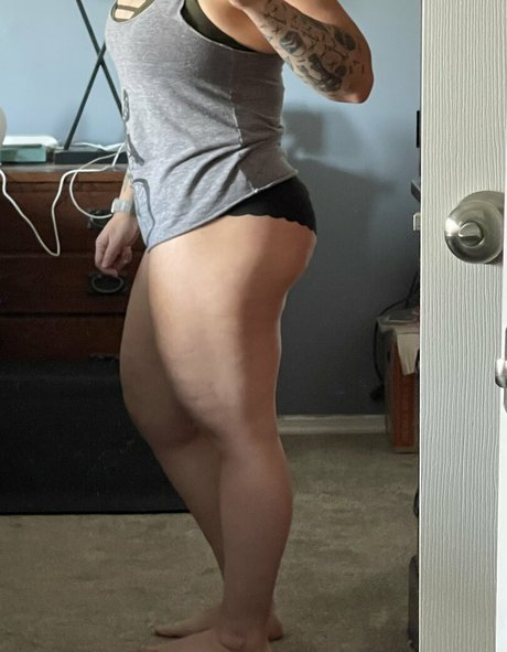 Holy Elle schauspielerin nackte bilder