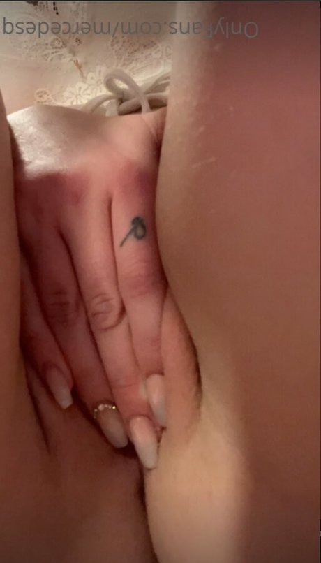 mercedesq kunst akt bild