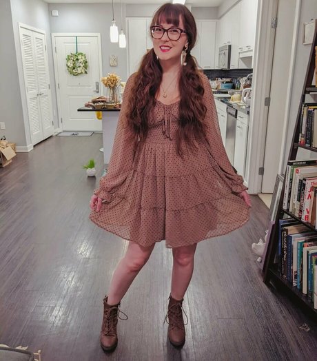 Skirtzzz schauspielerin schöne galerien