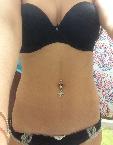 Katie Broad schauspielerin perfekte bilder