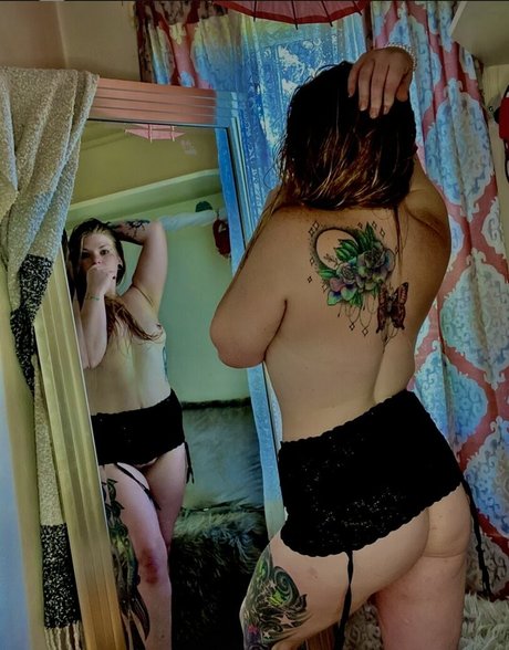 Daisyxxdoll xxx nackt foto