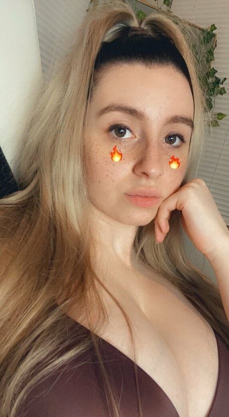 KylieeOW nacktheit akt archiv