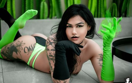 Raven Land porno nackte archiv