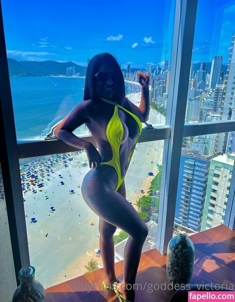 Victoria hotteen top sex bild