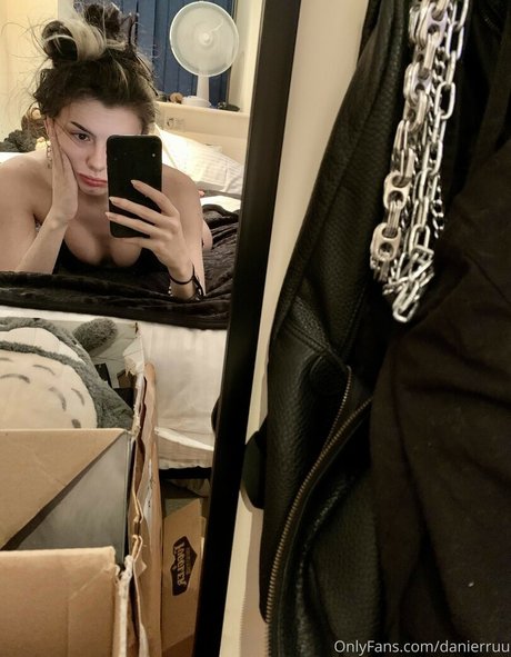 danierruu nackt pornografische fotos