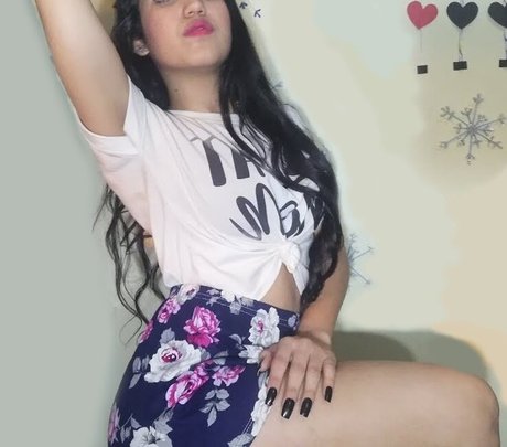 Elis Scratching ASMR erotische top bilder