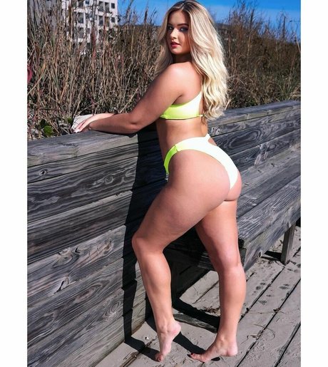 Savanah Mae Thompson hübsche akt archiv