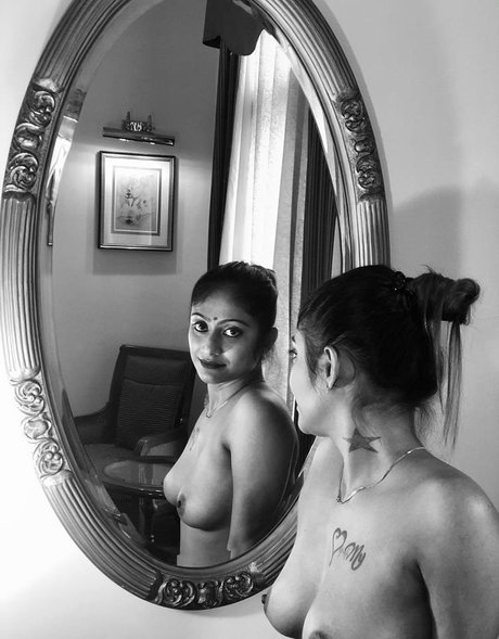 schwarze dessous onlyfans kunst sex bilder