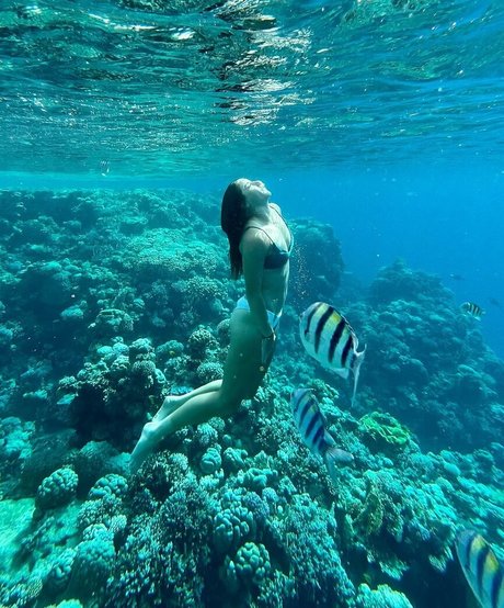 Jodie Anna Burrage hd top galerie