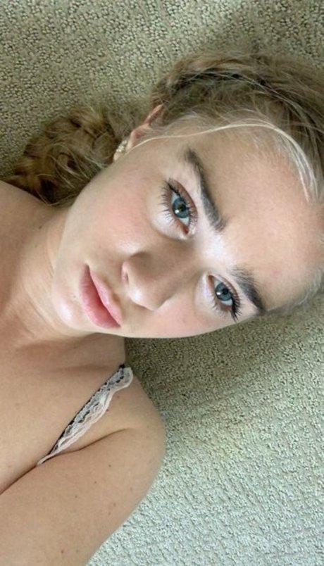 Goldenhoneydip akt fotos