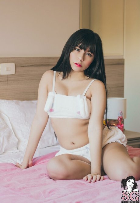 Nath Ayumi kunst exklusive fotos