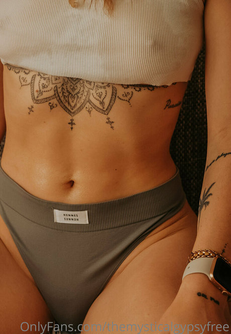 Themysticalvixen schauspielerin nacktheit bild