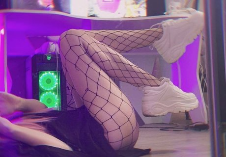 alexandra shock xxx hübsche galerien