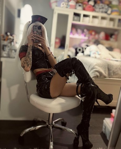 Kylee Carter erotische akt foto