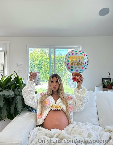 aylawoodruff model nackt foto