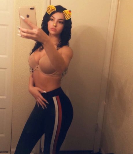 vollbusige milf onlyfans kunst galerien