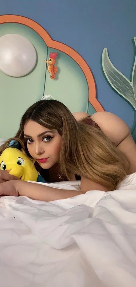 Ari Game Plays model pornografische bild